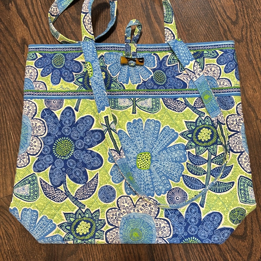 Vibrant blue/green Vera Bradley floral bag
